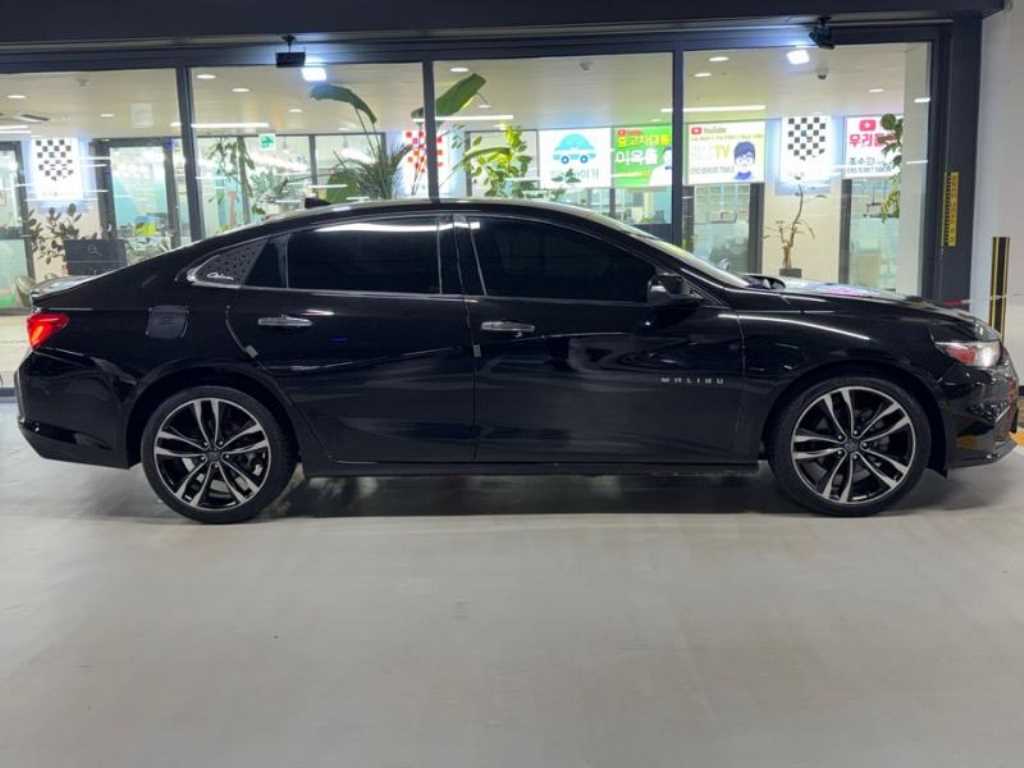 Chevrolet Malibu - Vista 3