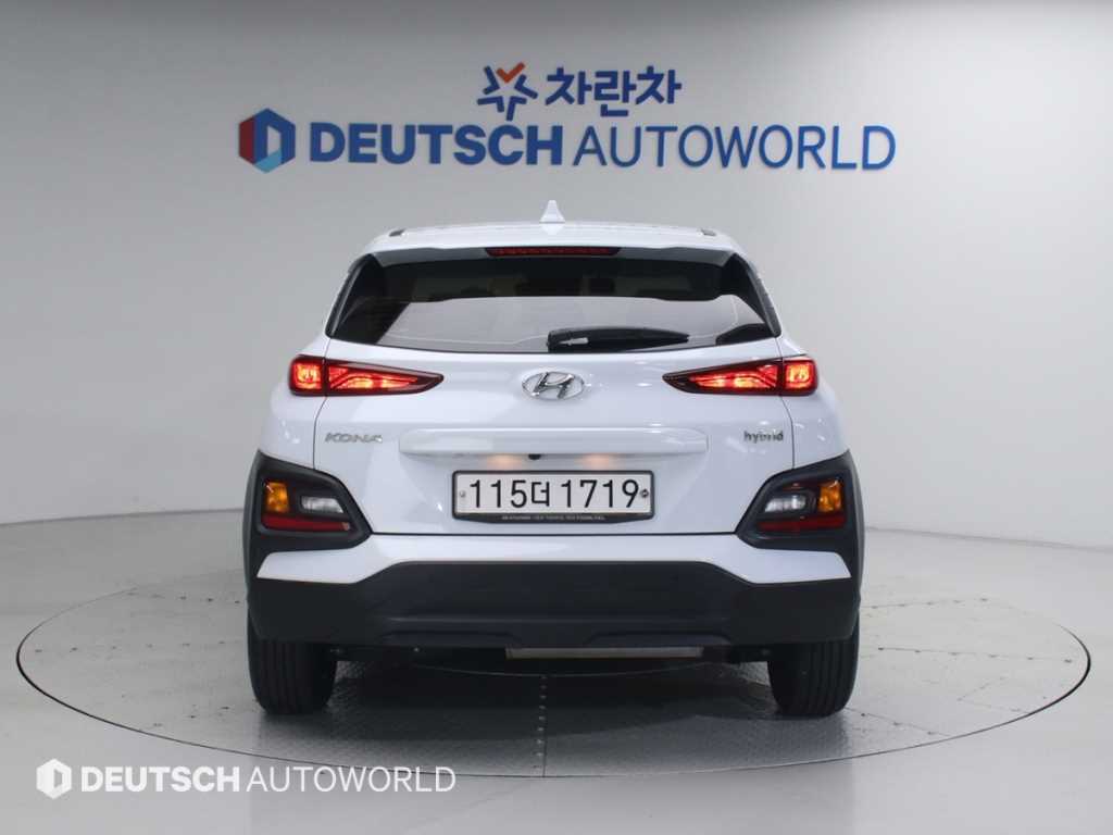 HYUNDAI Kona - Vista 4
