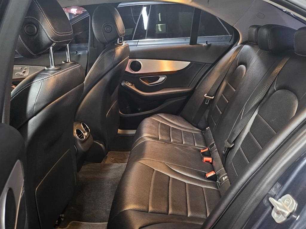 Mercedes Benz C Class - Vista 12