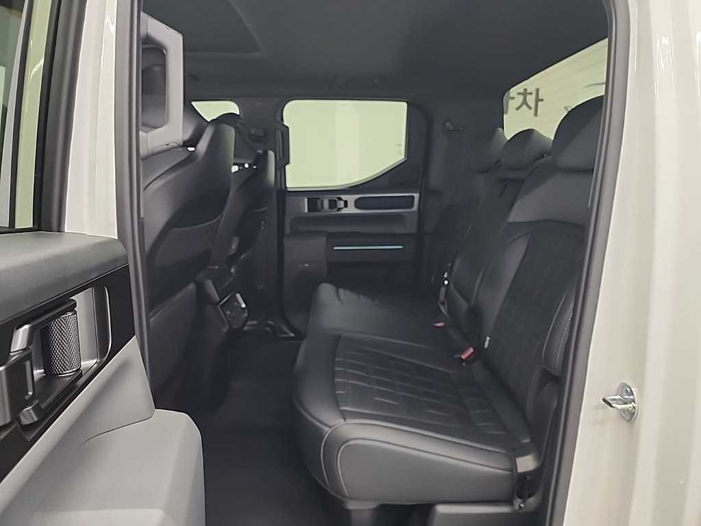 KIA Tasman - Vista 12