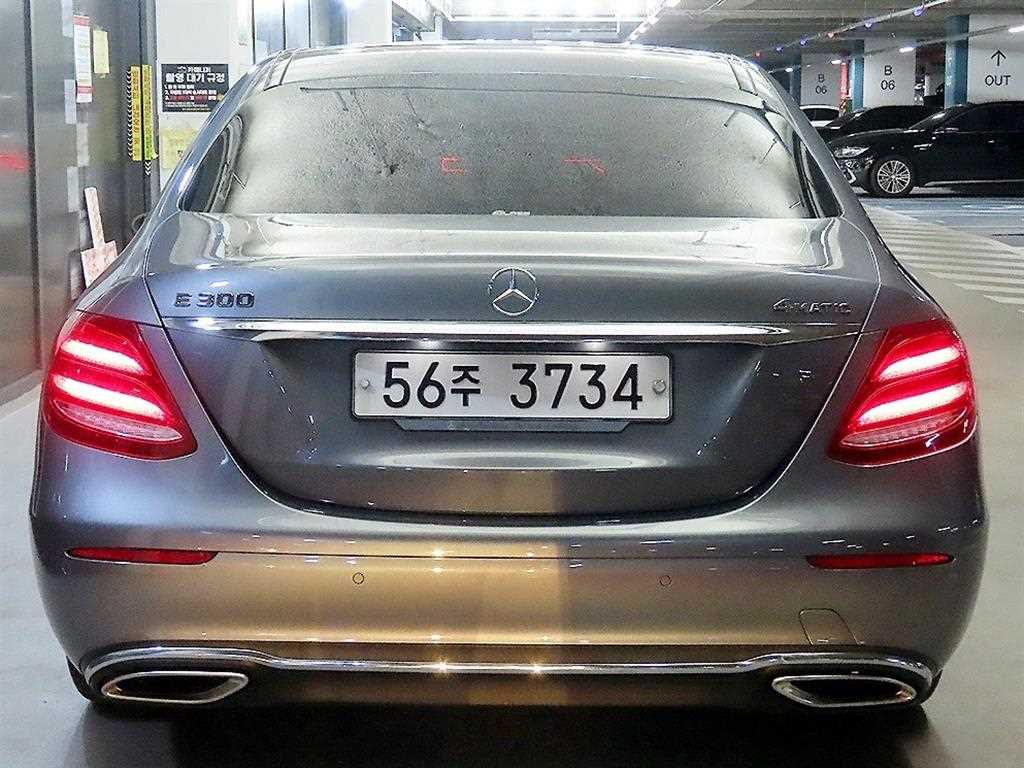 Mercedes Benz E class - Vista 5