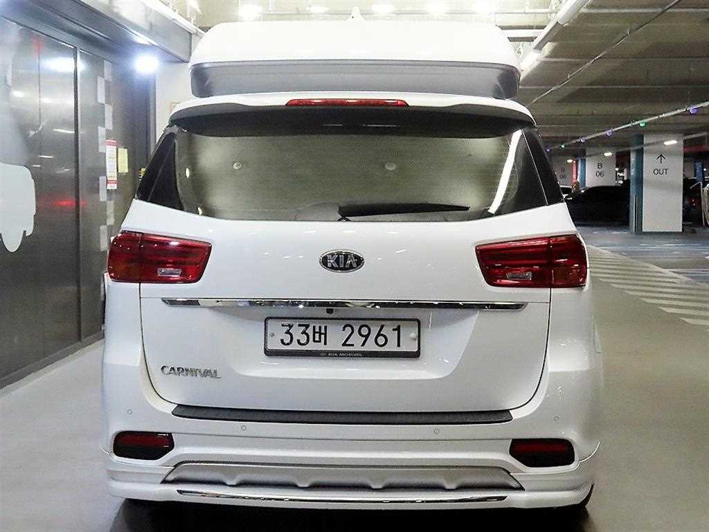 KIA Carnival - Vista 5