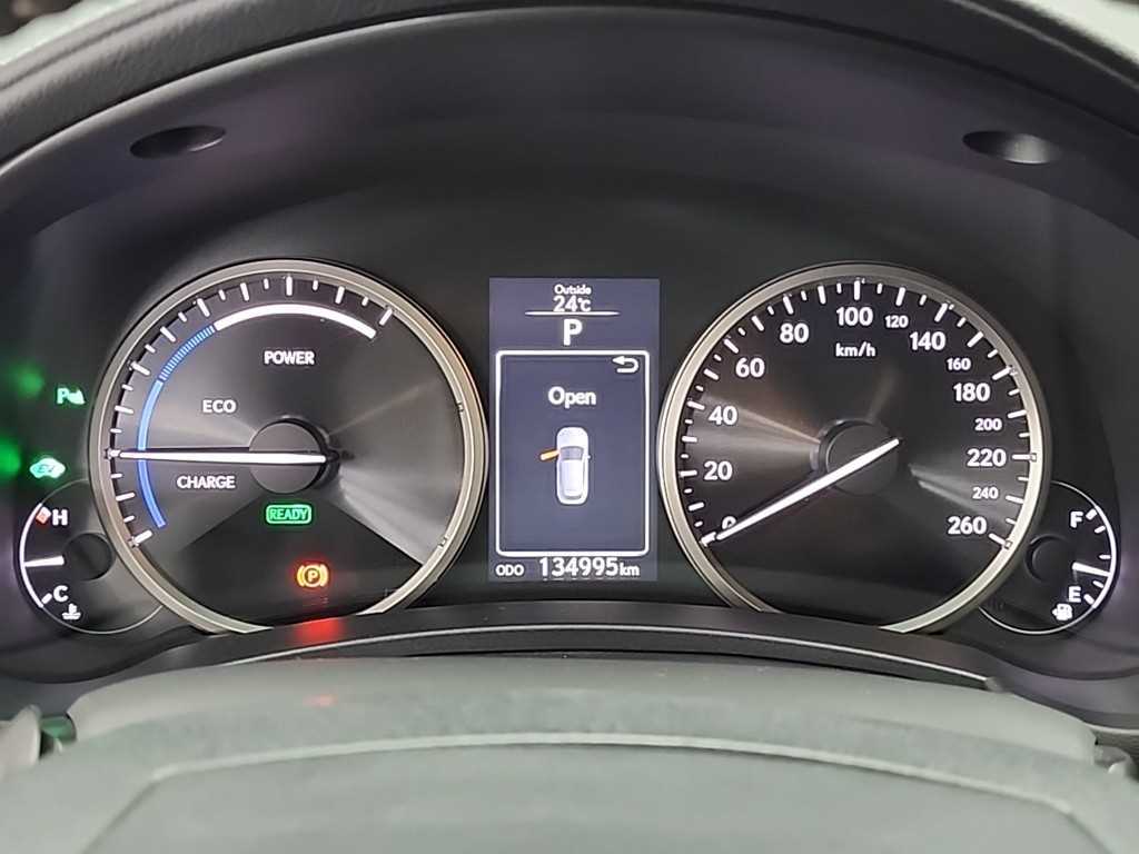 Lexus NX - Vista 6