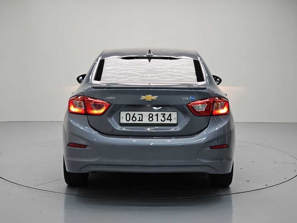 Chevrolet Cruise - Vista 3