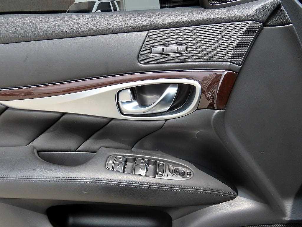 Infiniti Q - Vista 11