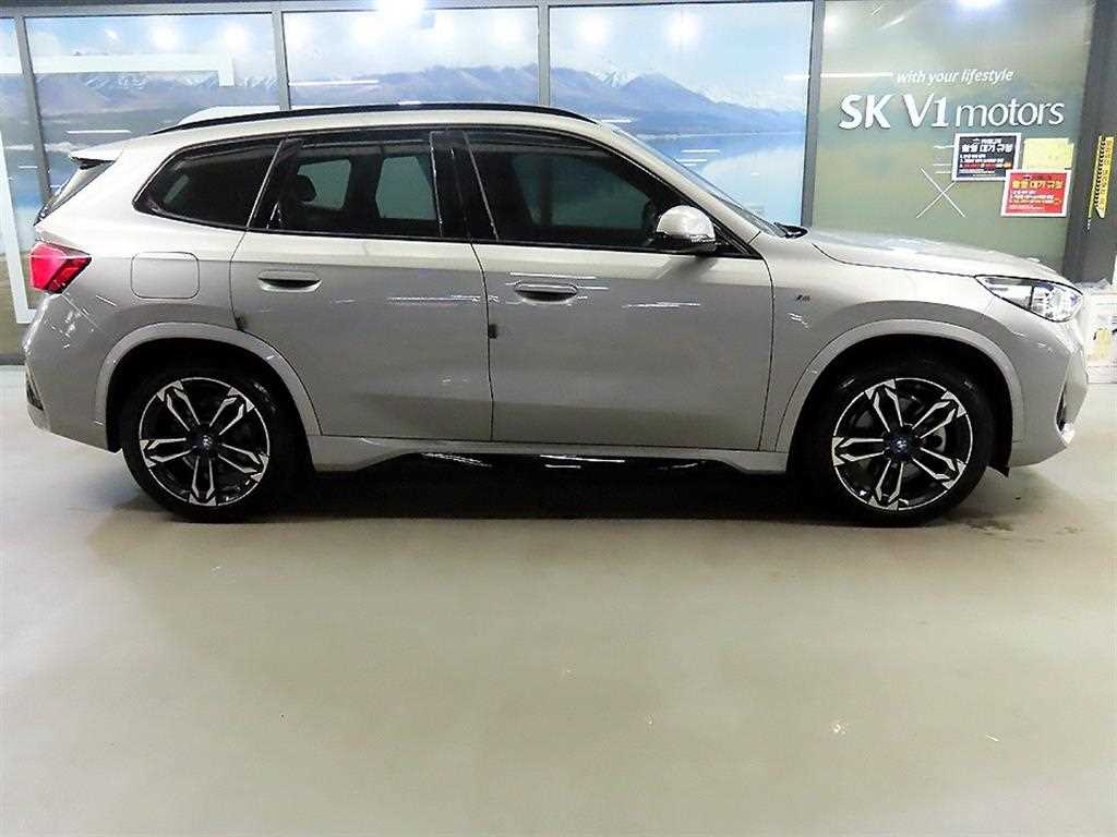 BMW iX1 - Vista 3