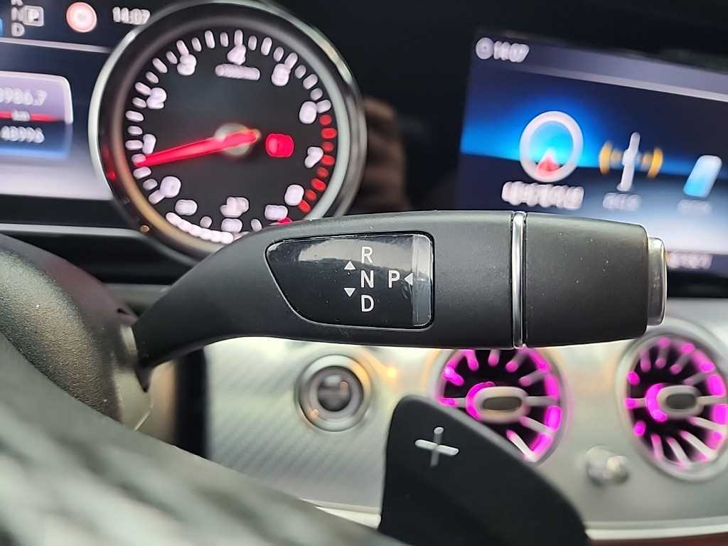 Mercedes Benz E class - Vista 8