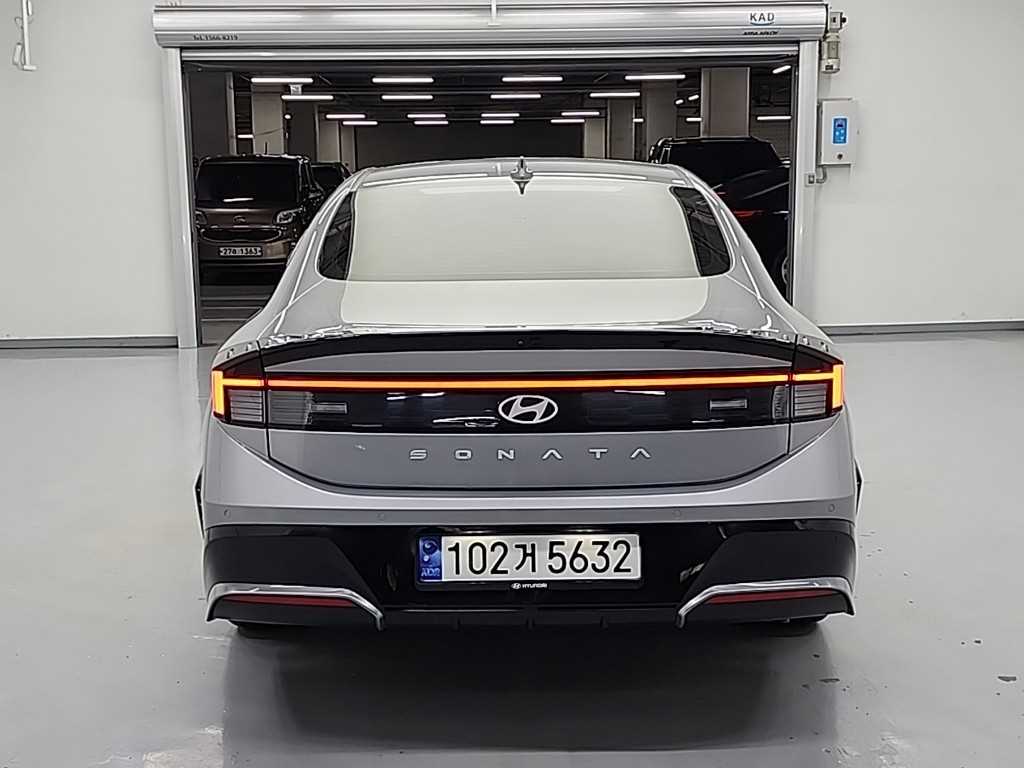 HYUNDAI Sonata - Vista 3