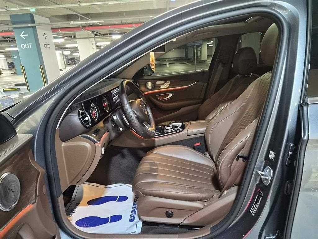 Mercedes Benz E class - Vista 6
