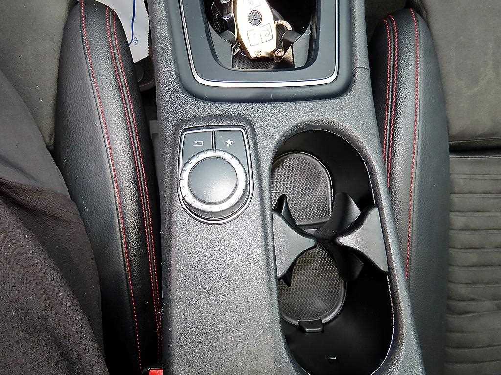 Mercedes Benz CLA Class 2018 Blanco - Importación desde Corea - HF Imports Iquique - Foto 13