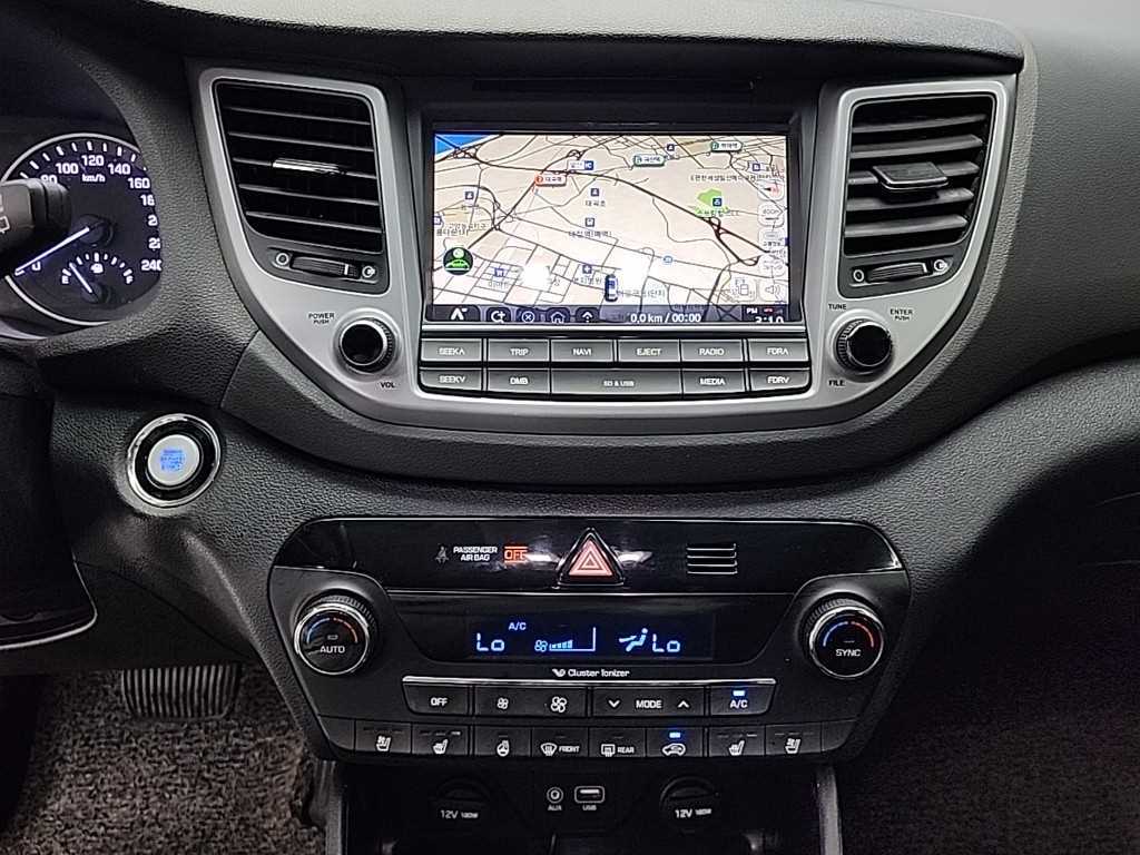HYUNDAI Tucson - Vista 10