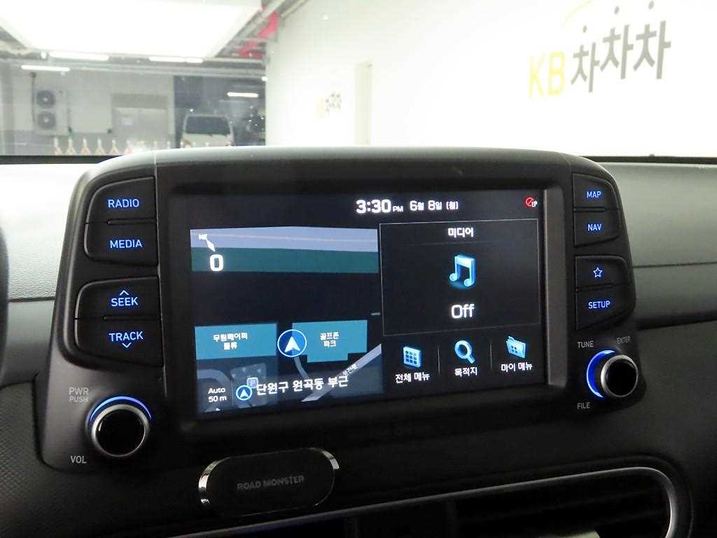 HYUNDAI Kona - Vista 8