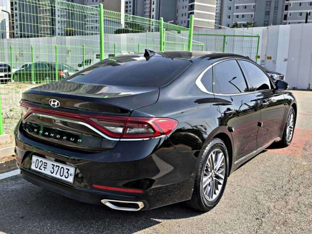 HYUNDAI Grandeur - Vista 4