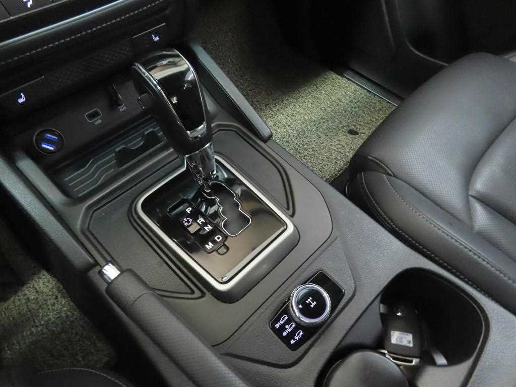Ssangyong Rexton 2019 Plateado - Importación desde Corea - HF Imports Iquique - Foto 13