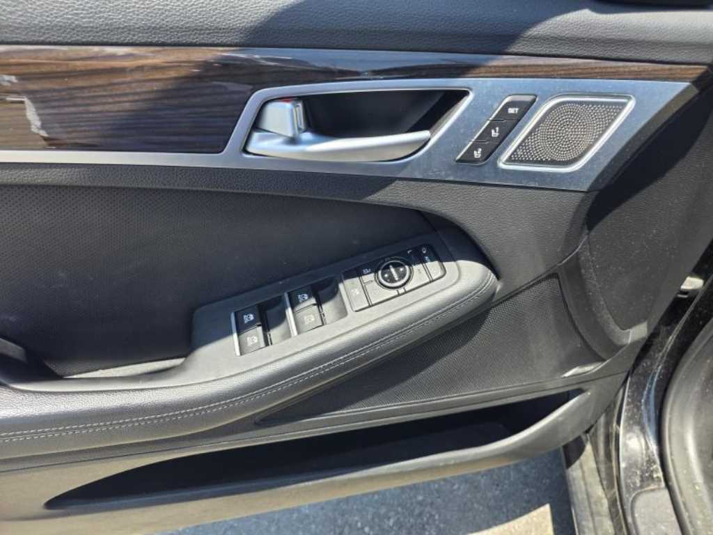 Genesis G80 - Vista 12