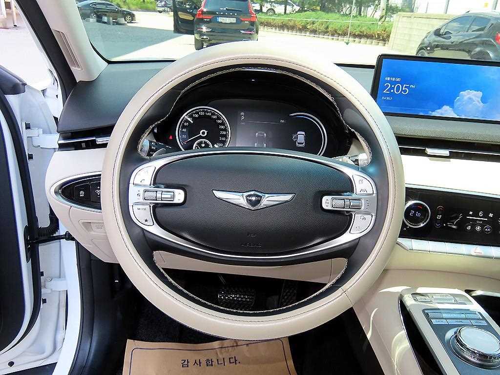Genesis GV70 - Vista 8