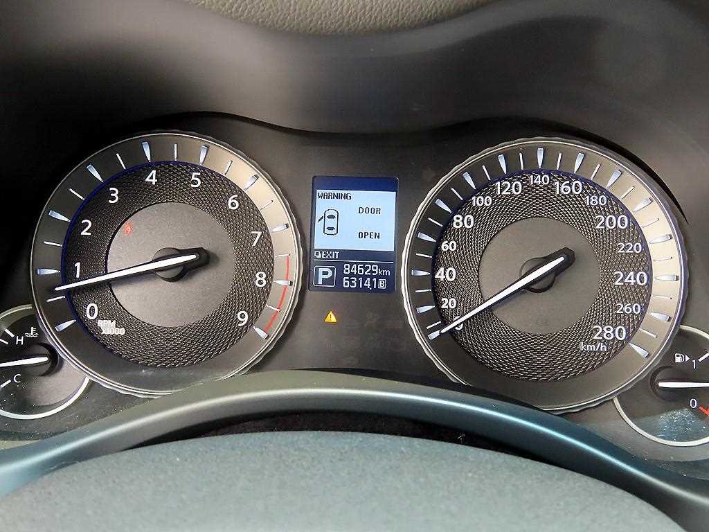 Infiniti Q - Vista 9
