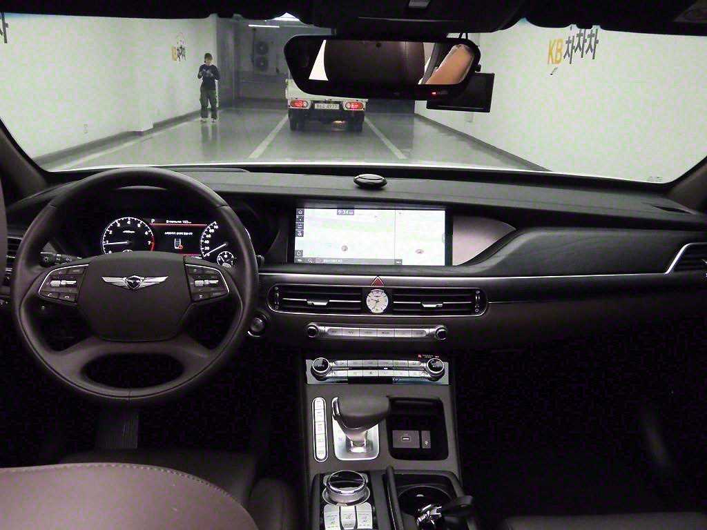 Genesis G90 - Vista 7