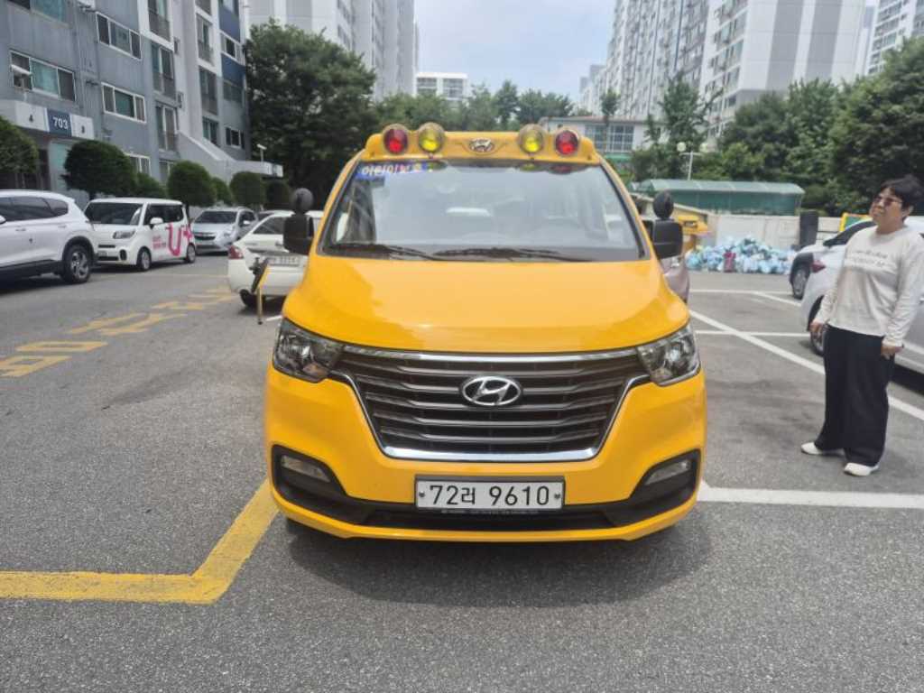 HYUNDAI Starex 2019 Amarillo - Importación desde Corea - HF Imports Iquique - Foto 1