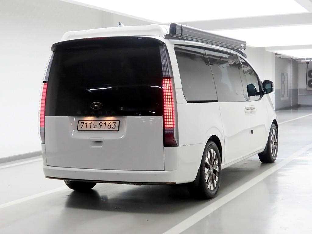 HYUNDAI Staria - Vista 4