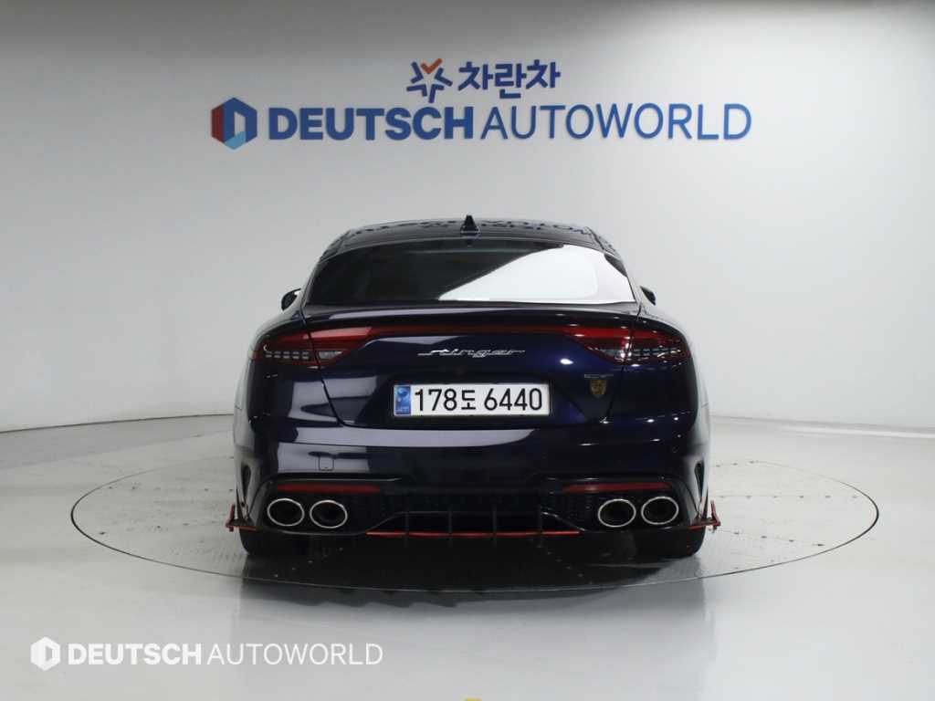 KIA Stinger - Vista 4