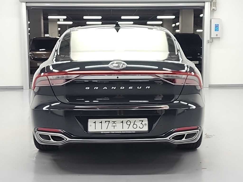 HYUNDAI Grandeur - Vista 3