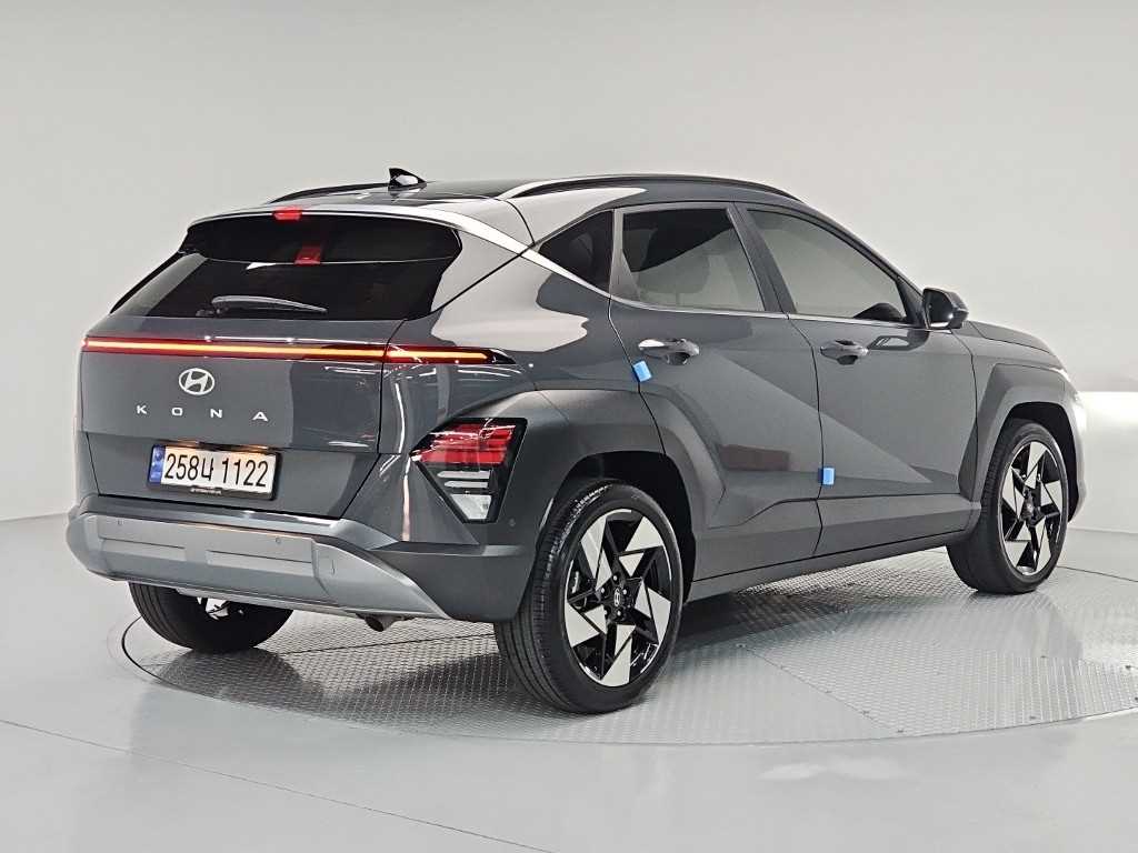 HYUNDAI Kona - Vista 4