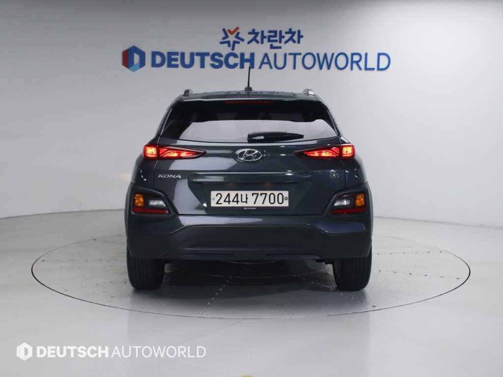 HYUNDAI Kona - Vista 4