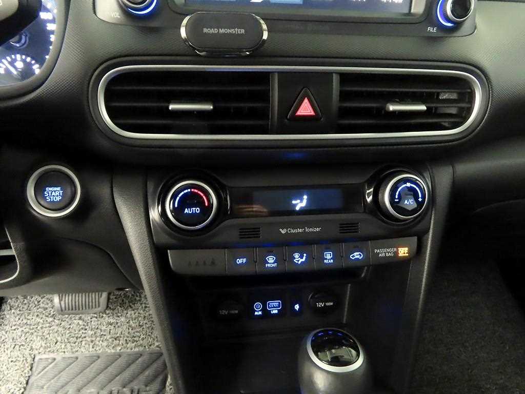 HYUNDAI Kona - Vista 9