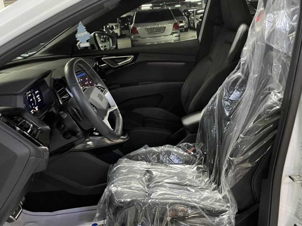 Audi Q4 - Vista 12