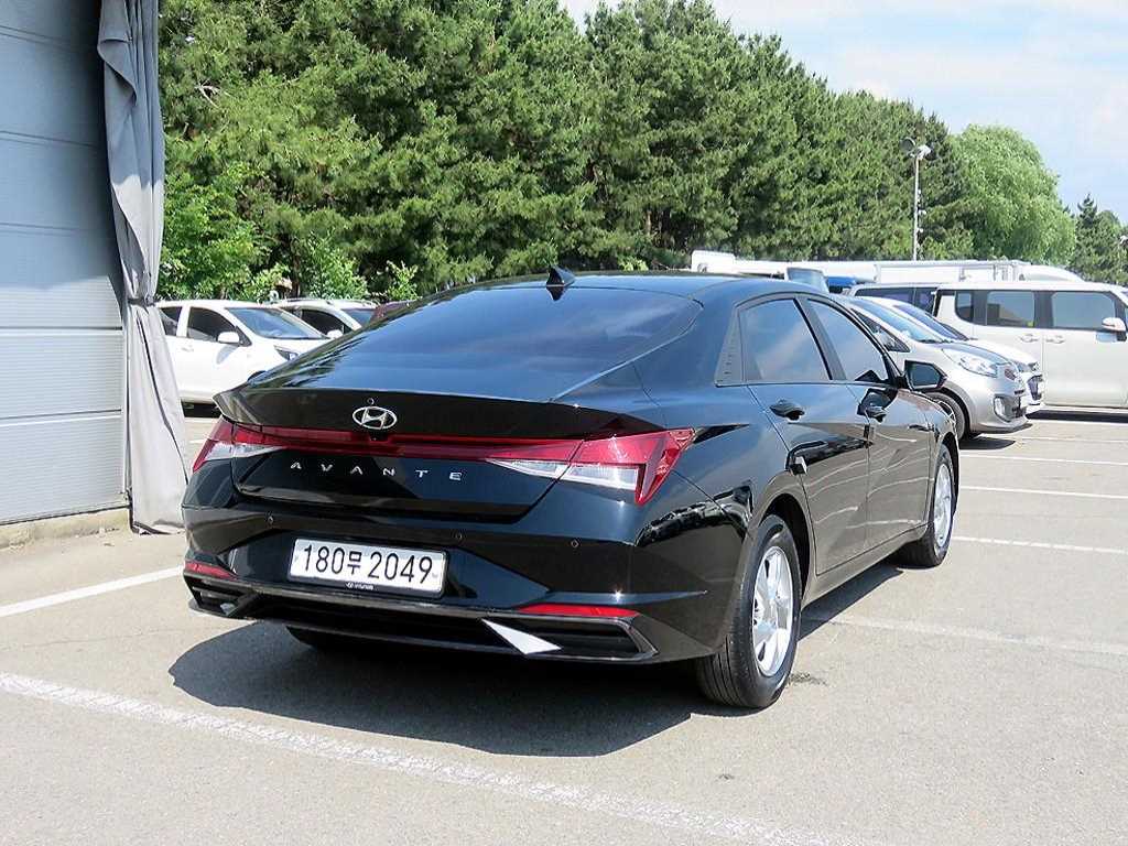 HYUNDAI Avante - Vista 4