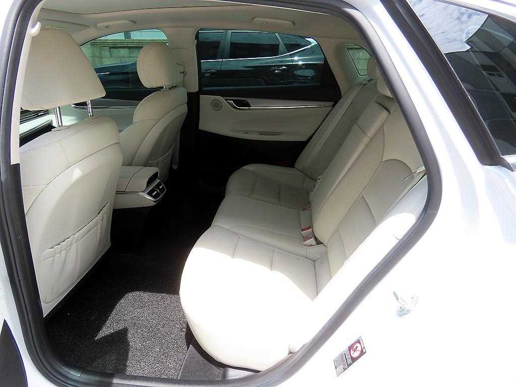 HYUNDAI Grandeur - Vista 6