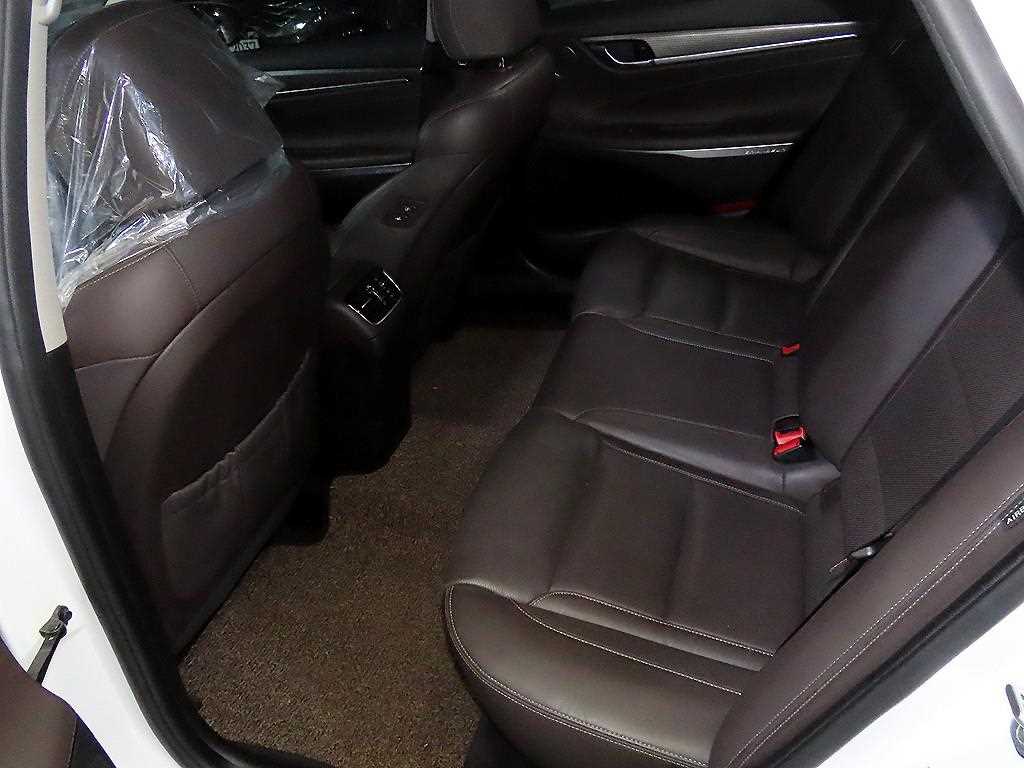 HYUNDAI Grandeur - Vista 7