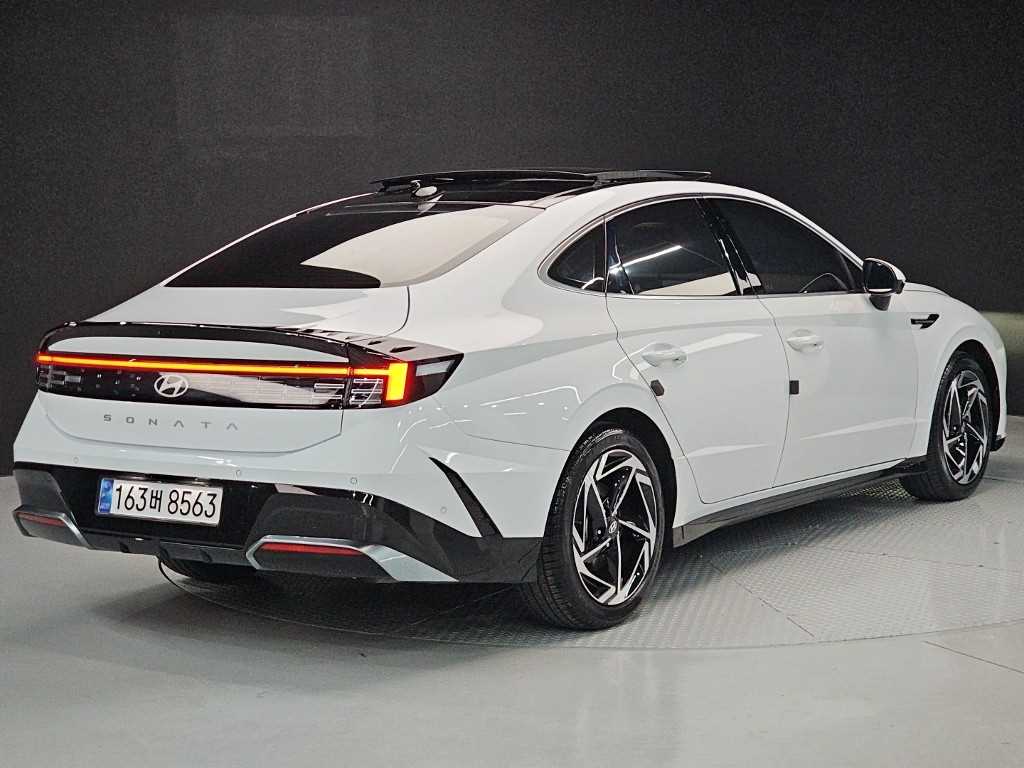 HYUNDAI Sonata - Vista 4