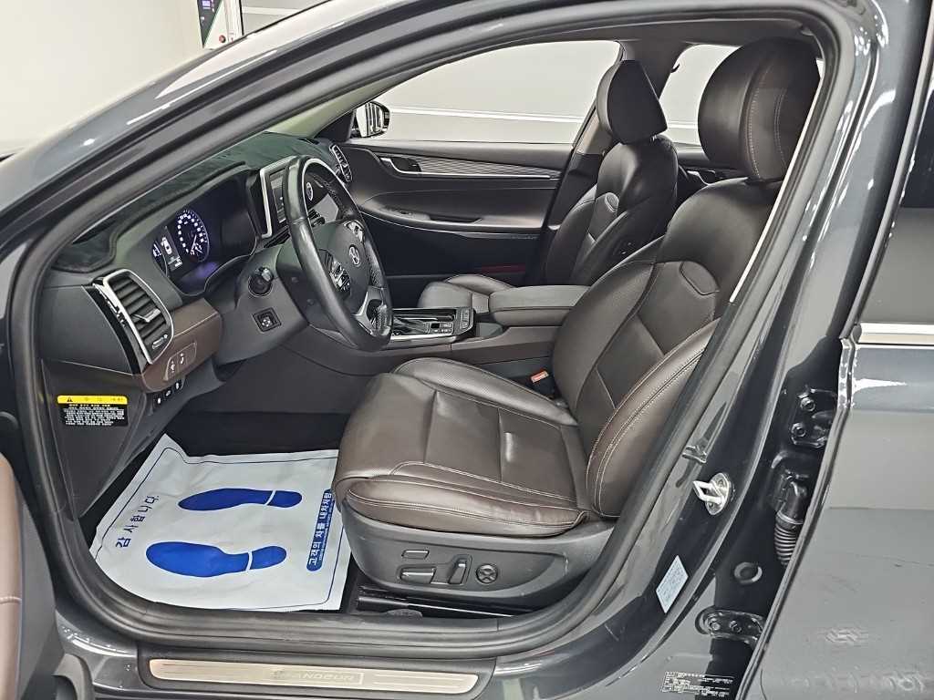 HYUNDAI Grandeur - Vista 11