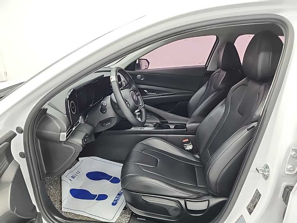 HYUNDAI Avante - Vista 11