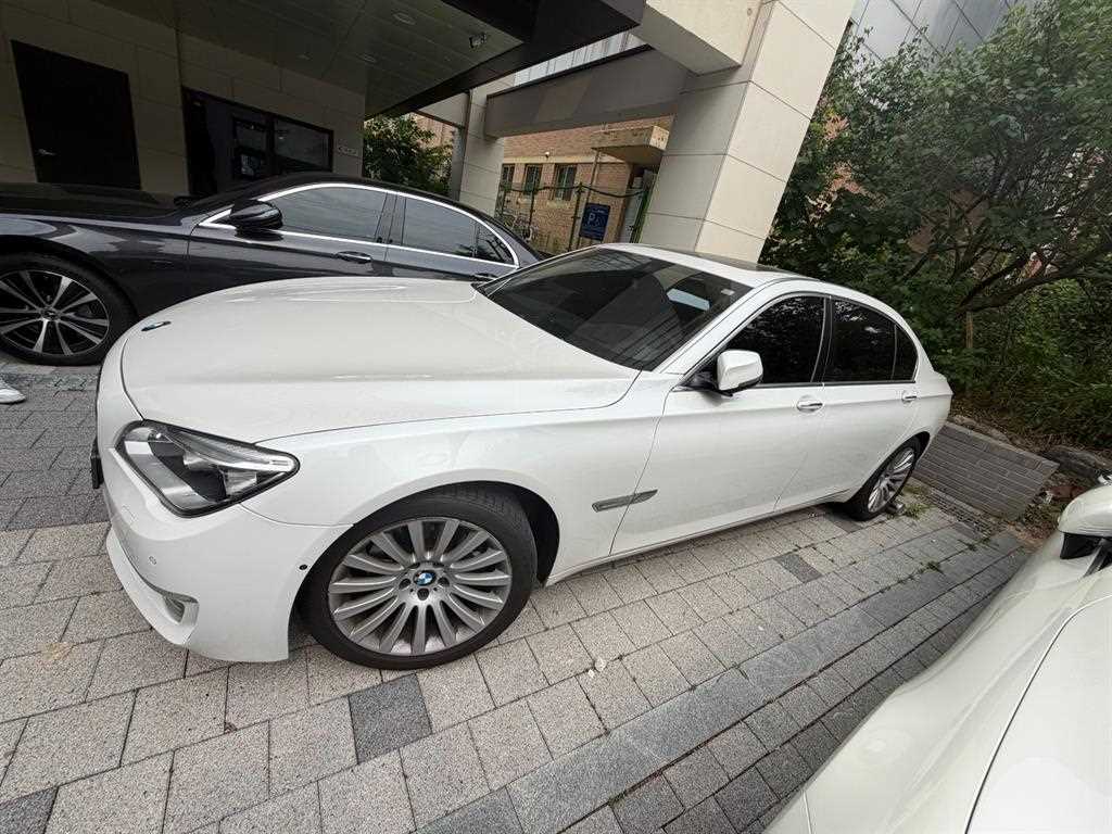BMW 7 Series - Vista 2