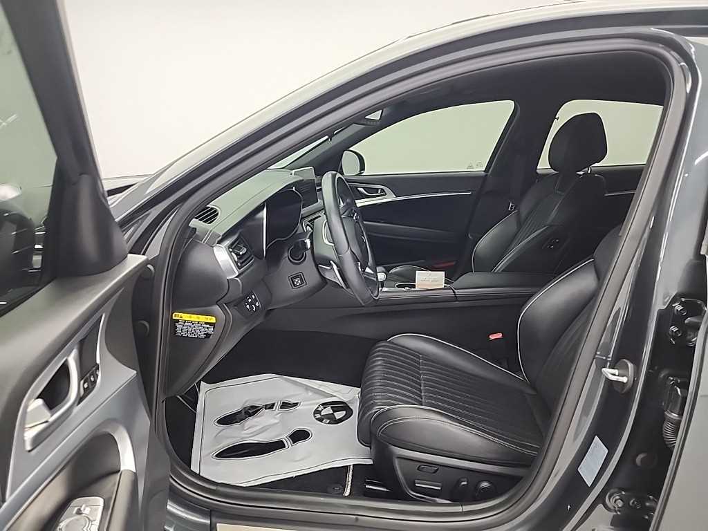 Genesis G70 - Vista 11