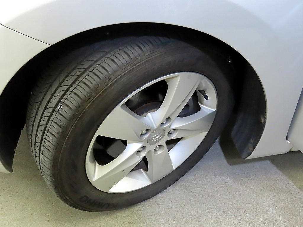 HYUNDAI Avante 2011 Gris - Importación desde Corea - HF Imports Iquique - Foto 18