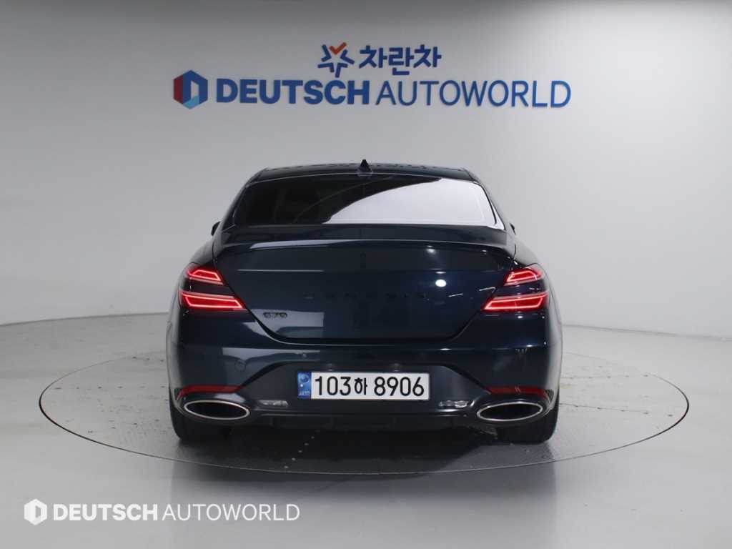 Genesis G70 - Vista 4