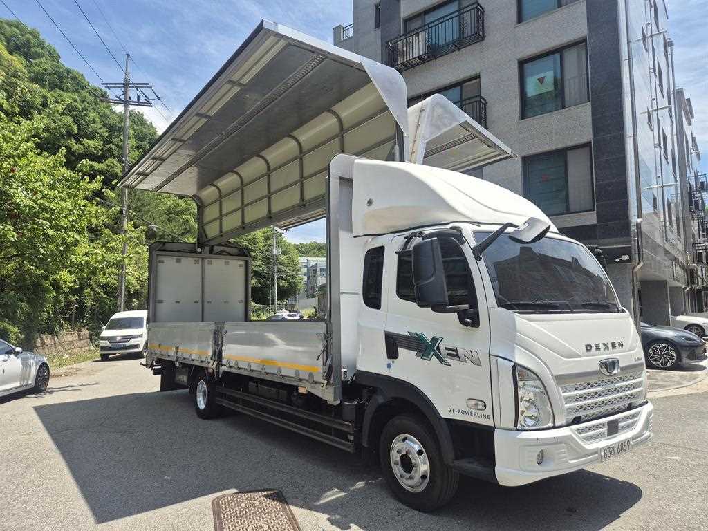 medium and large cargo truck - Vista 9