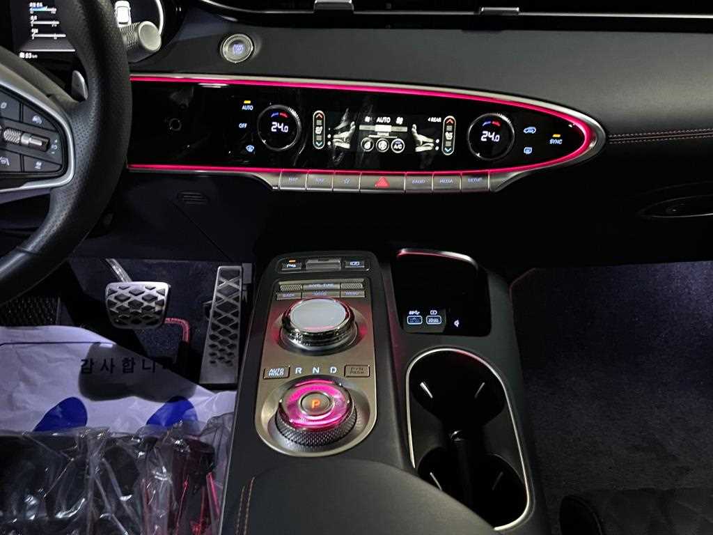 Genesis GV70 - Vista 11