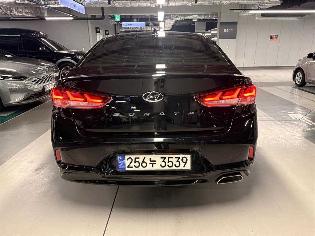 HYUNDAI Sonata - Vista 3