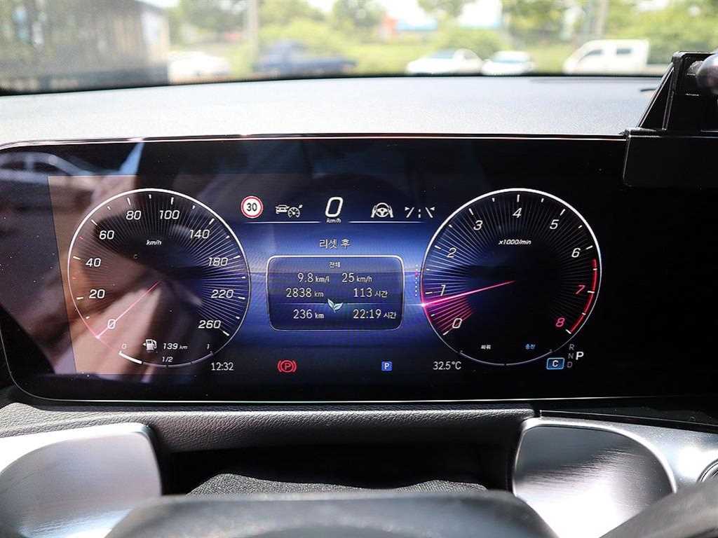 Mercedes Benz GLB Class - Vista 9