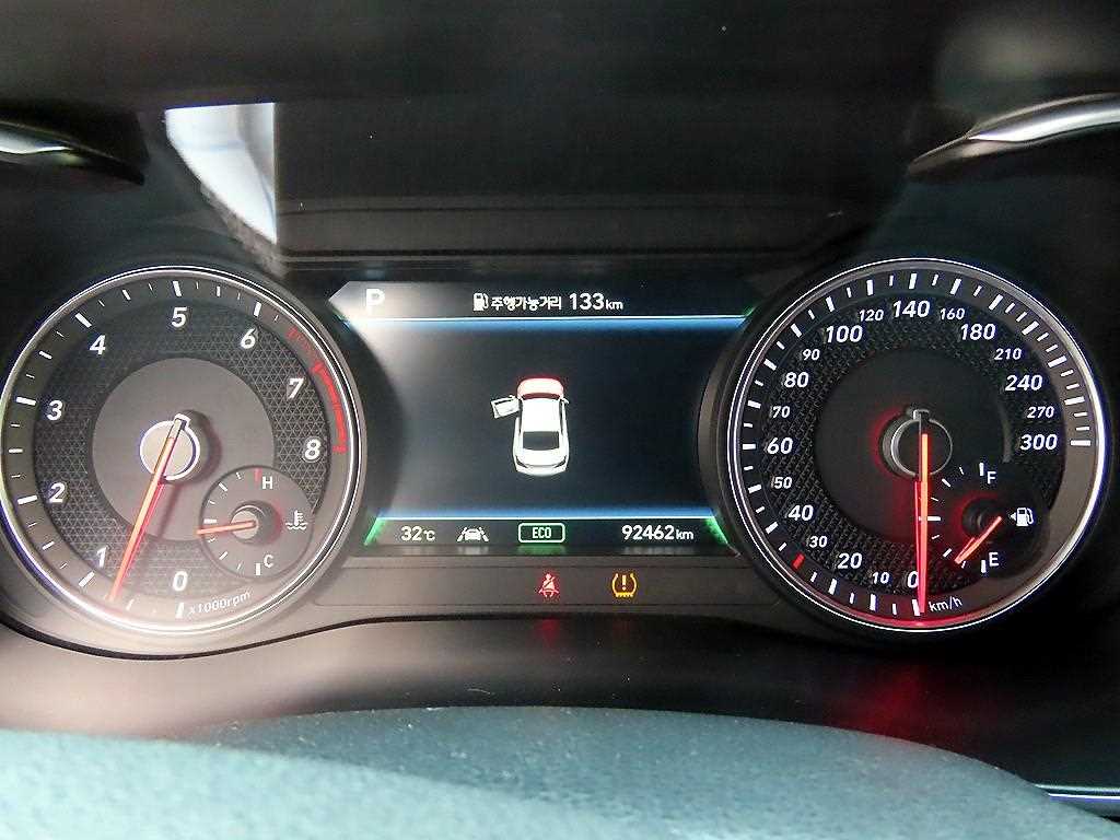 Genesis G70 - Vista 9