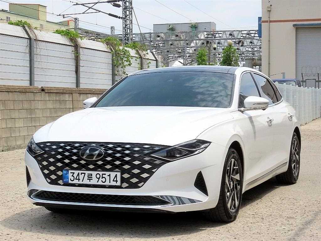 HYUNDAI Grandeur - Vista 2