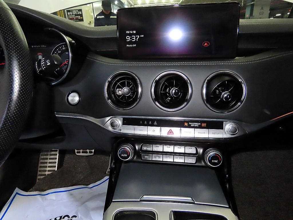 KIA Stinger - Vista 11