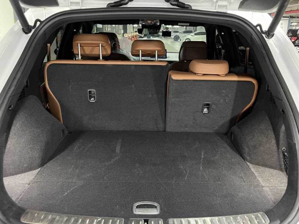 Genesis GV70 - Vista 7