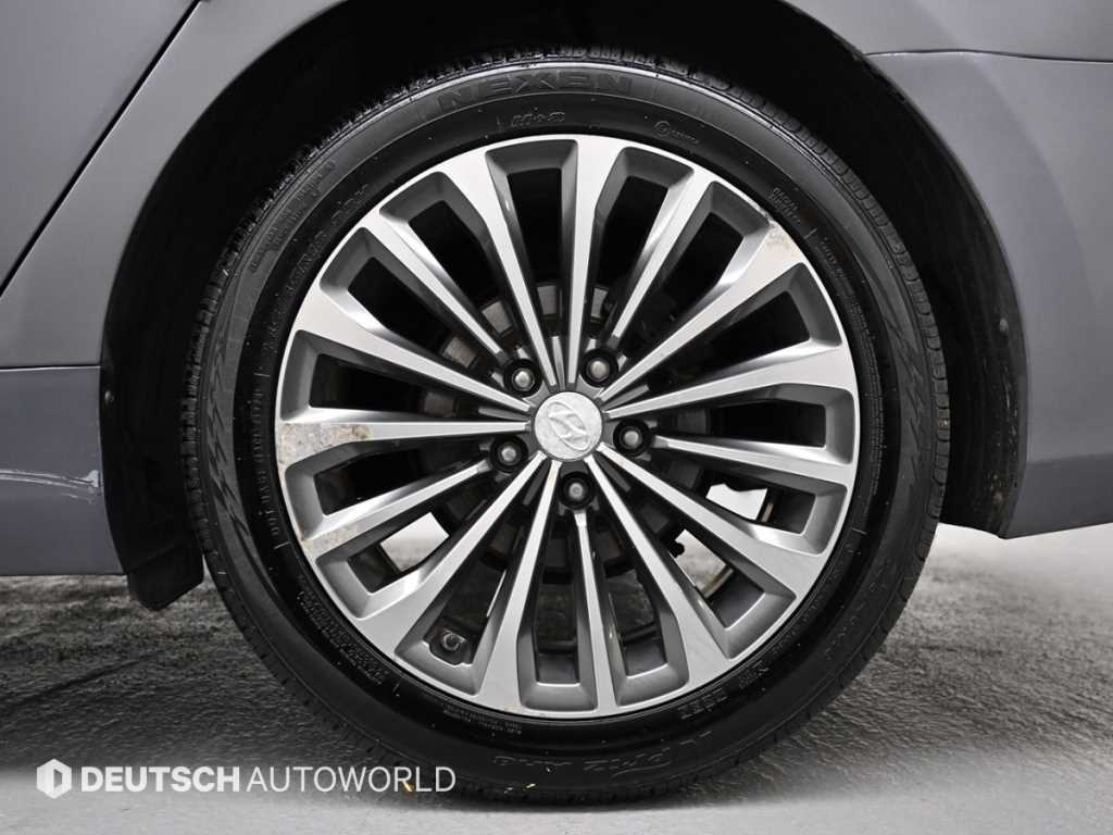HYUNDAI Grandeur - Vista 5