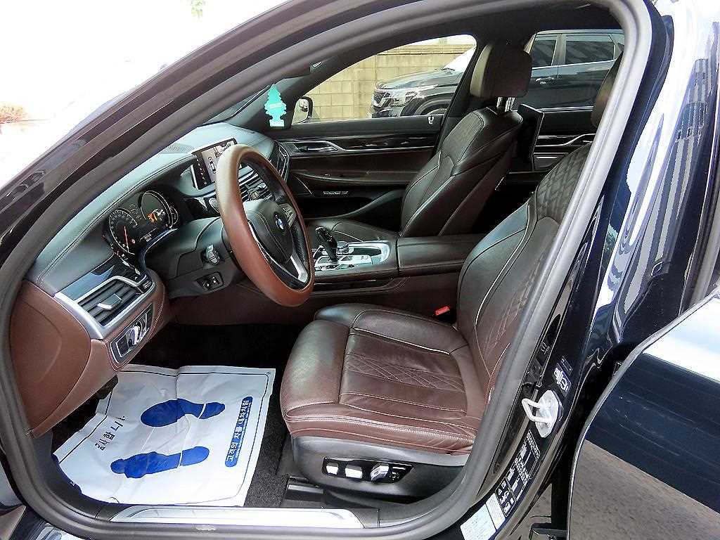 BMW 7 Series - Vista 5